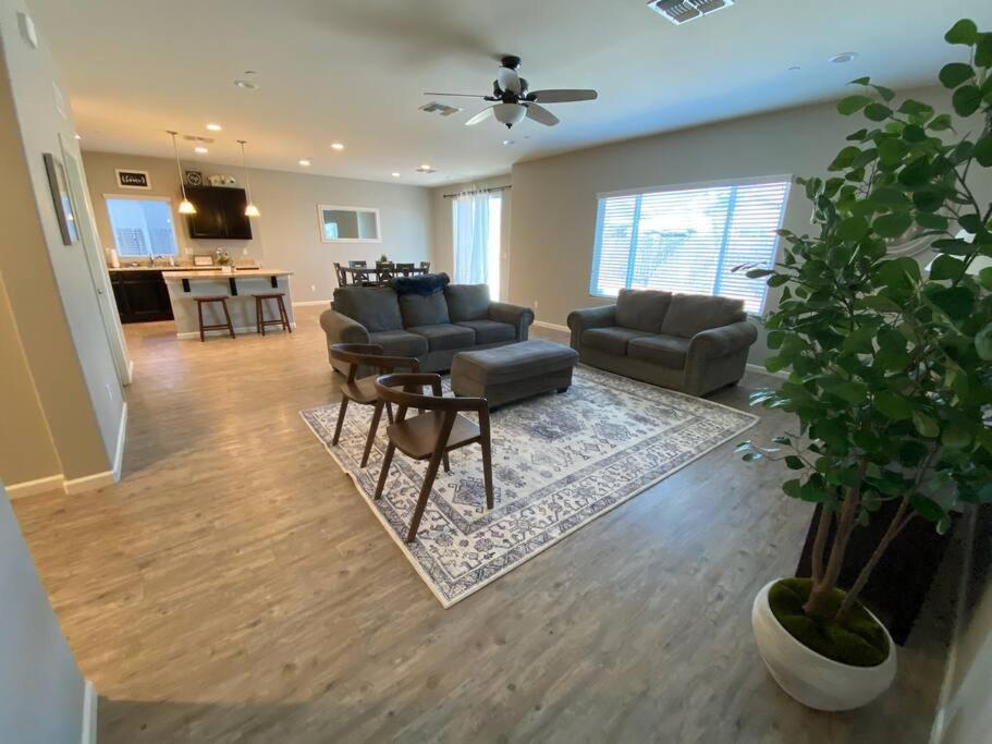 Peaceful Four Bedroom Near Yosemite Natl Park Fresno