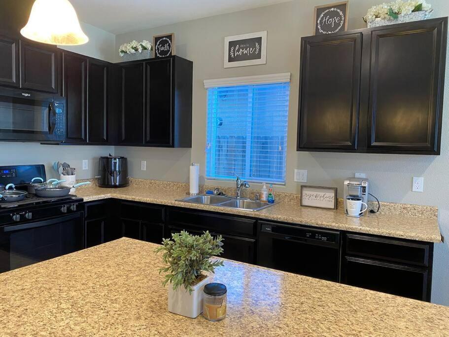 Peaceful Four Bedroom Near Yosemite Natl Park Fresno