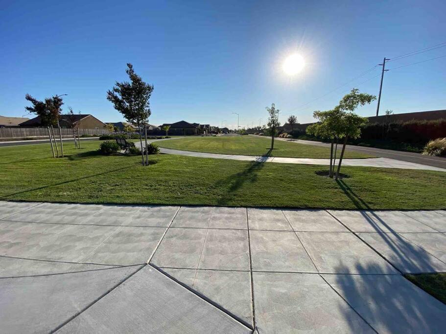 Peaceful Four Bedroom Near Yosemite Natl Park Сasa de vacaciones Fresno