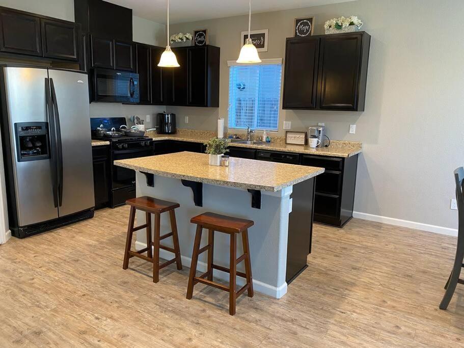 Peaceful Four Bedroom Near Yosemite Natl Park *